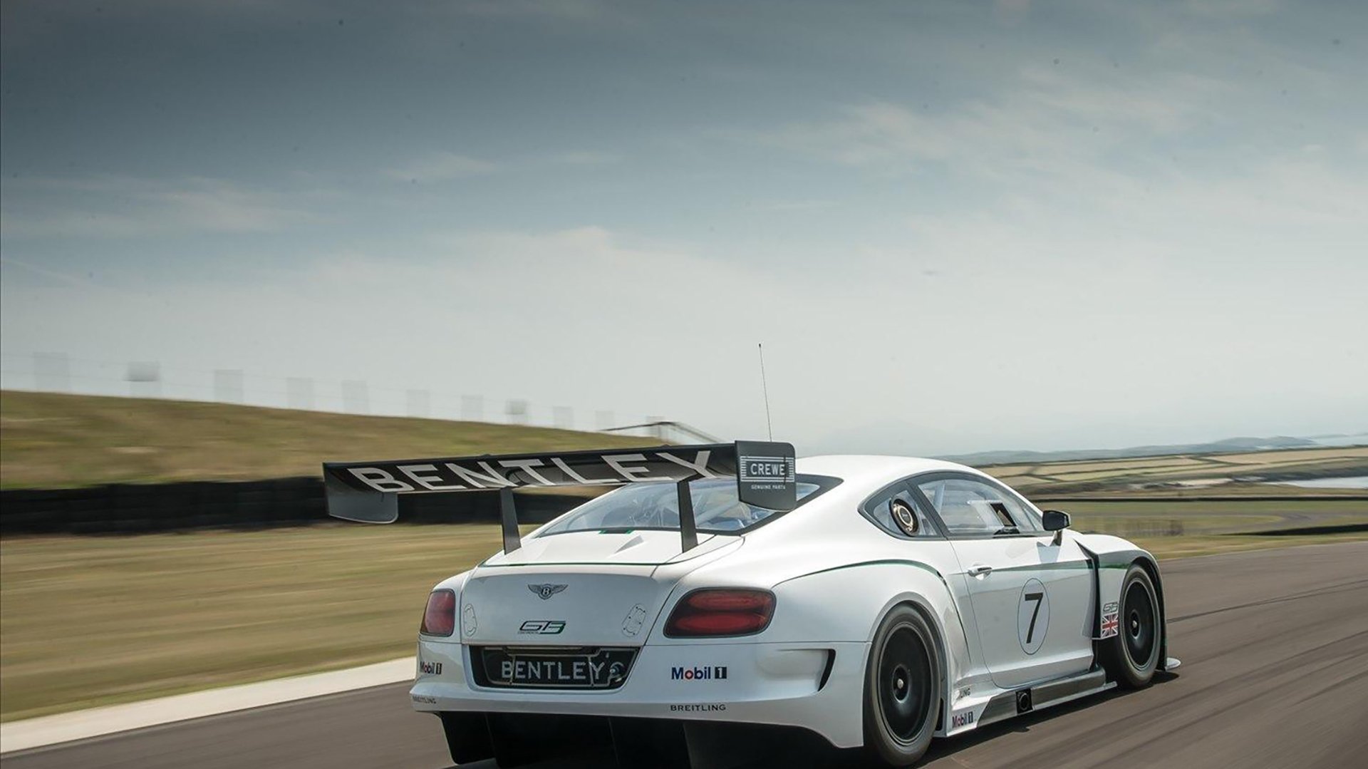 九游(jiuyou)官方网站-仰泳技术进化，入水角度更为精准，仰泳入门教程