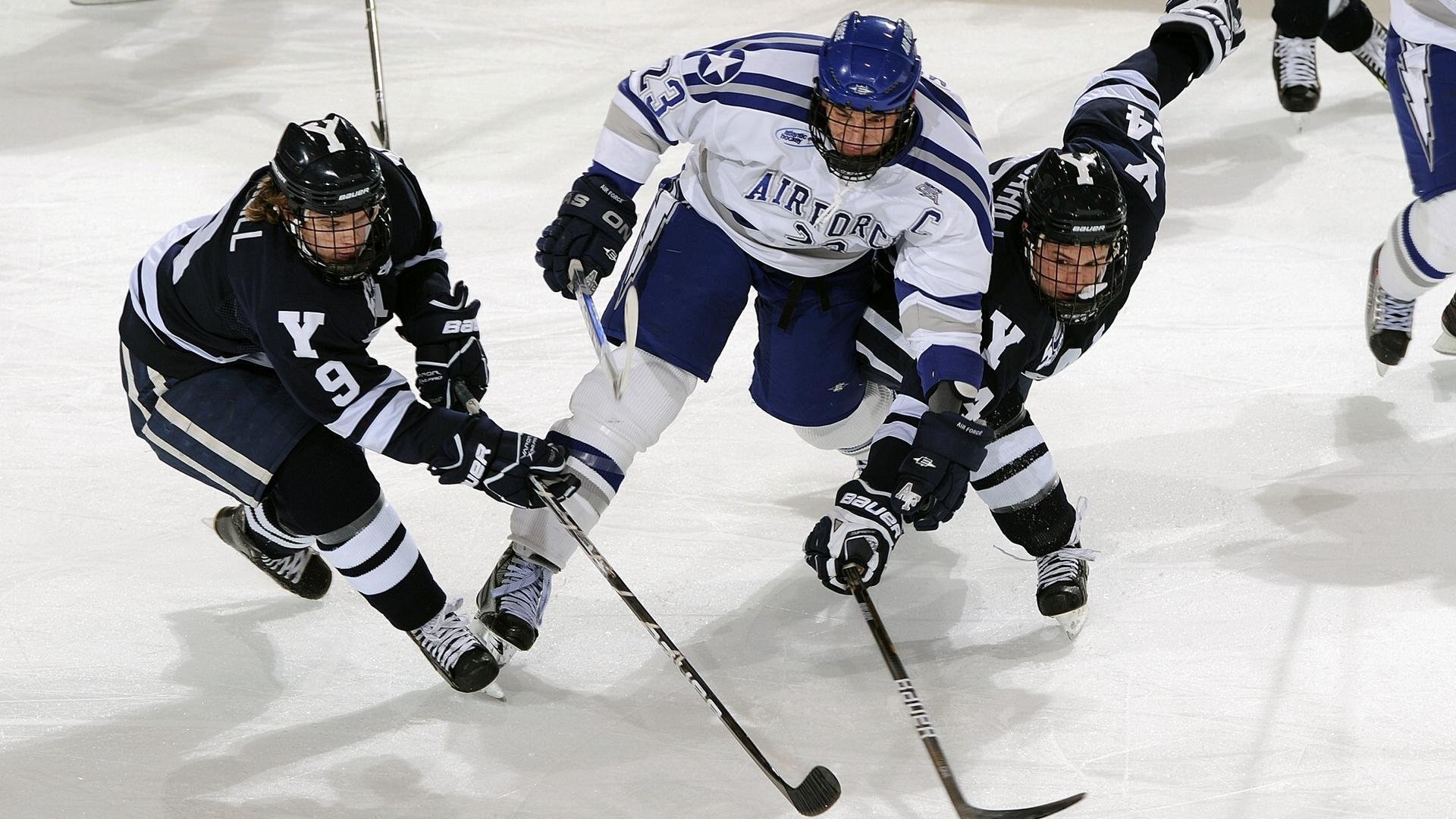 _现场直击：激烈对决中瞬间点燃全场气氛_，激烈的对弈