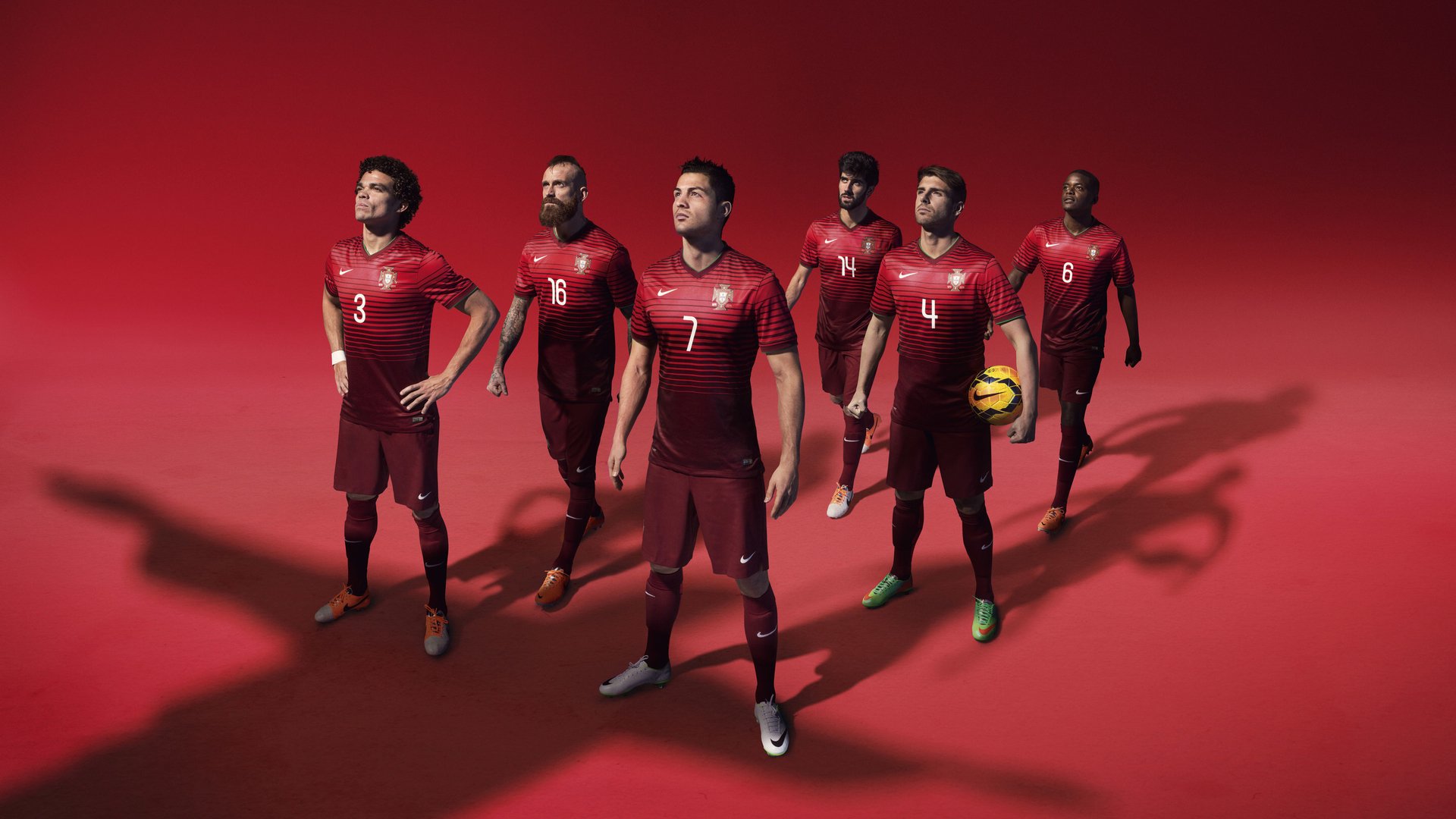 世界水球冠军杯：水中角逐的激烈竞争，水球冠军赛