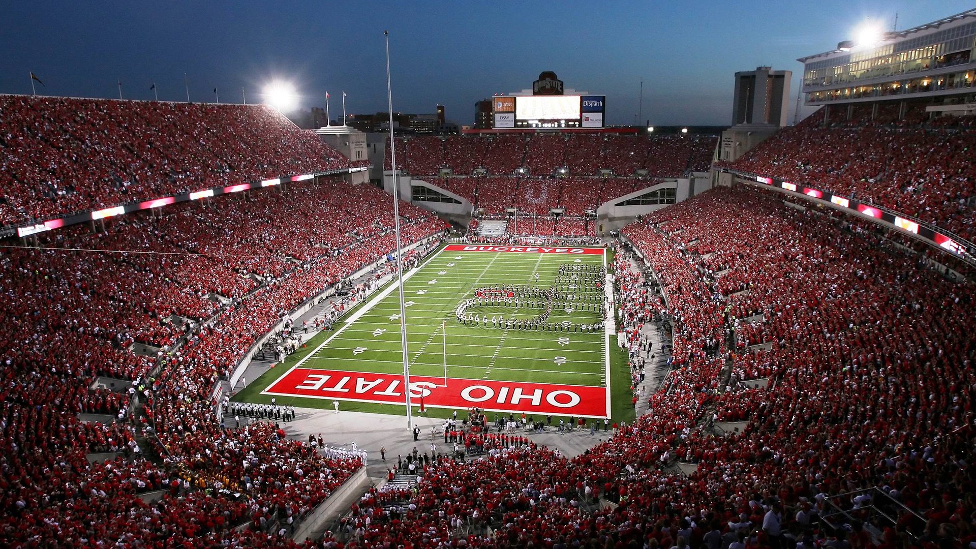 九游平台官网-大型海上风筝比赛，天空中的运动盛典，海边风筝节